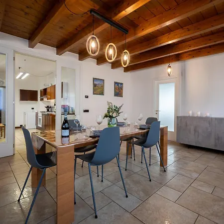 Appartement Two Bedroom With Garage - Larihome A56