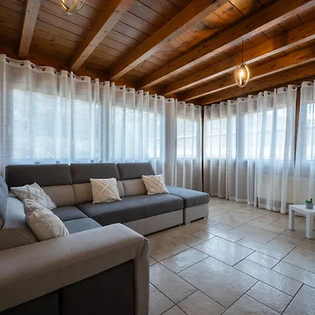 Two Bedroom With Garage - Larihome A56 Appartement