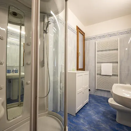 Two Bedroom With Garage - Larihome A56 Appartement