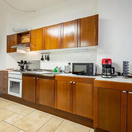 Apartament Two Bedroom With Garage - Larihome A56 Dongo