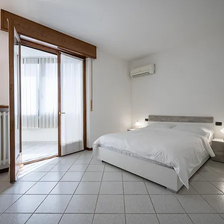 Appartement Two Bedroom With Garage - Larihome A56 Dongo