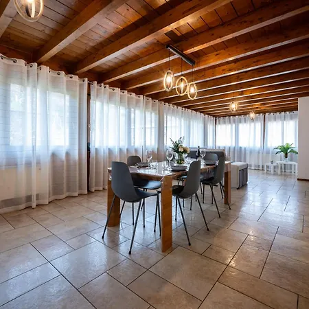 Two Bedroom With Garage - Larihome A56 Appartement