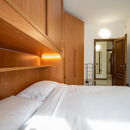 Appartement Two Bedroom With Garage - Larihome A56 *
