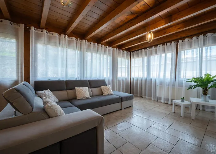 Two Bedroom With Garage - Larihome A56 Apartamento